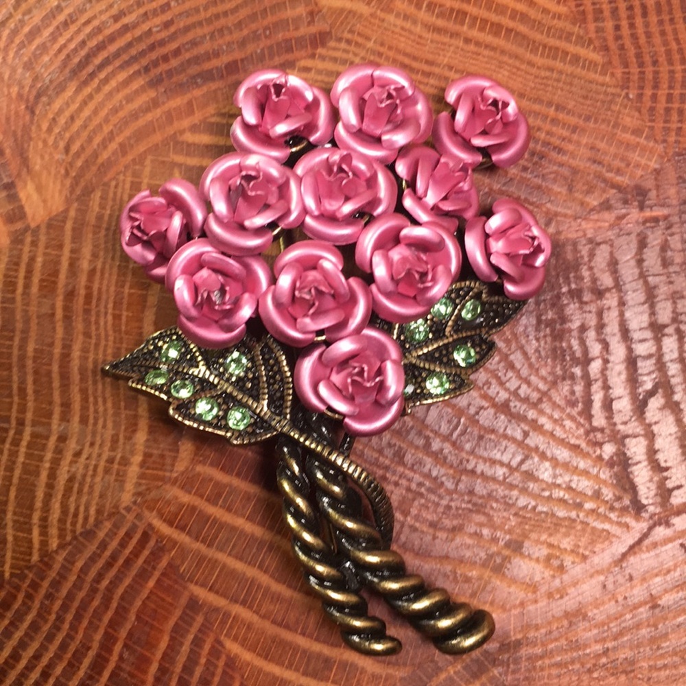 Rose bouquet brooch